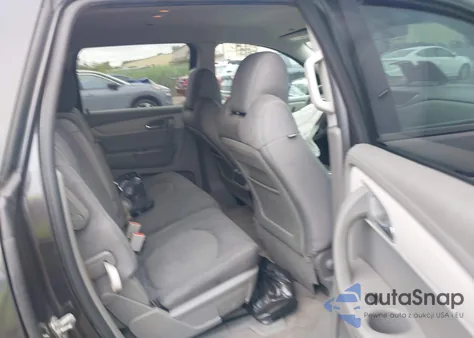 2015 Chevrolet Traverse Ls z USA, uszkodzony, nr VIN 1GNKRFED8FJ192596